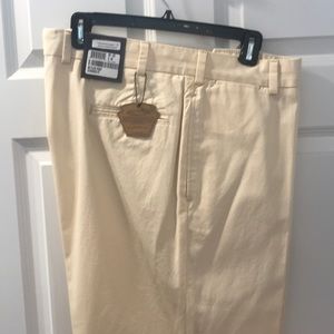 Bill’s Khakis pants. NWT. Cream. 40x32”.